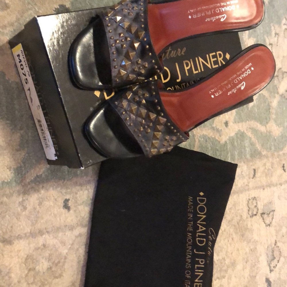 Donald J Pliner Nievo slingbacks